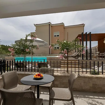 Olea Prestige Aparthotel 4*